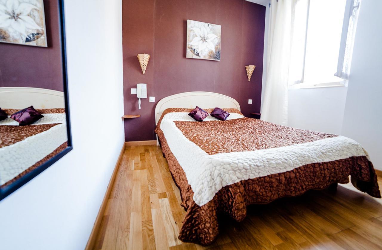 Hotel Du Parc Йер Экстерьер фото